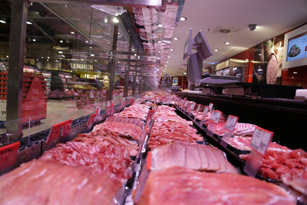 Fleisch in Bedienung im Rewe-Center Stanislawski & Laas